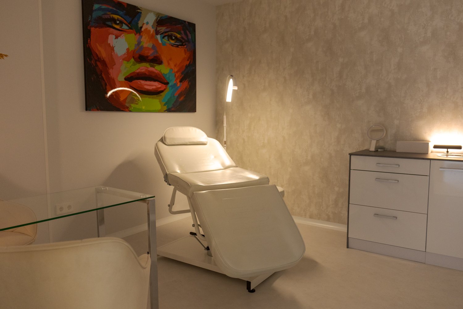 Espacio de consulta cuidado de la clínica de medicina estética en Madrid